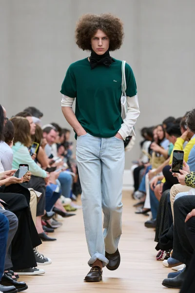 Look 14
